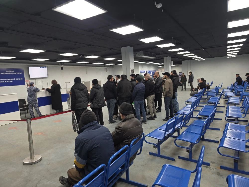 150 мигрантов в Дагестане узнали, как правильно жить и работать в России